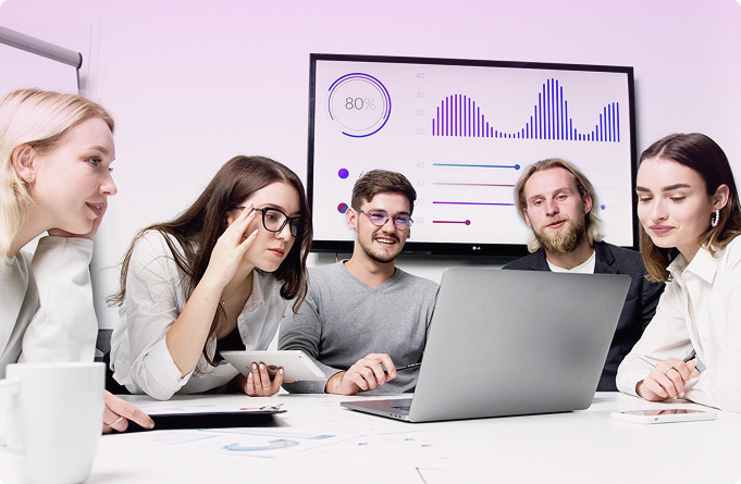 Illumia Digital Studio - Equipo profesional trabajando en desarrollo web y diseño digital